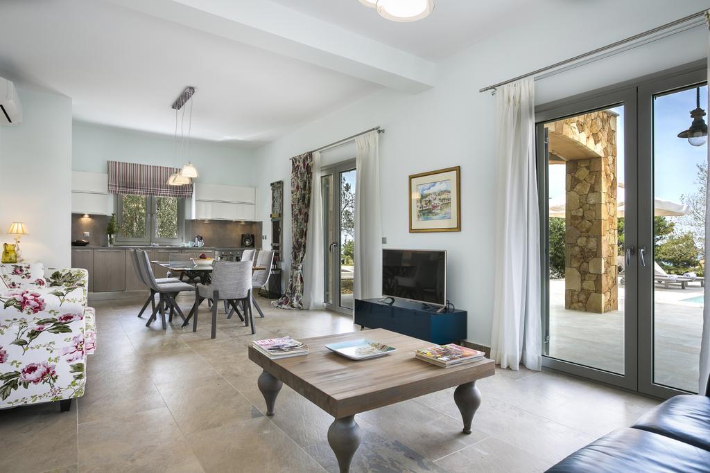Afrodite Luxury Villa Svoronata Exterior foto